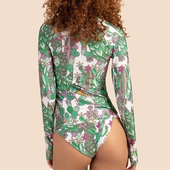 NWT Trina Turk long sleeve rash guard - Picture 6 of 6